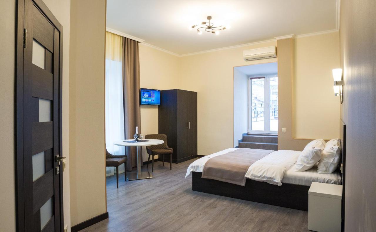 911 Apartments Khreshchatyk Kijev Kültér fotó