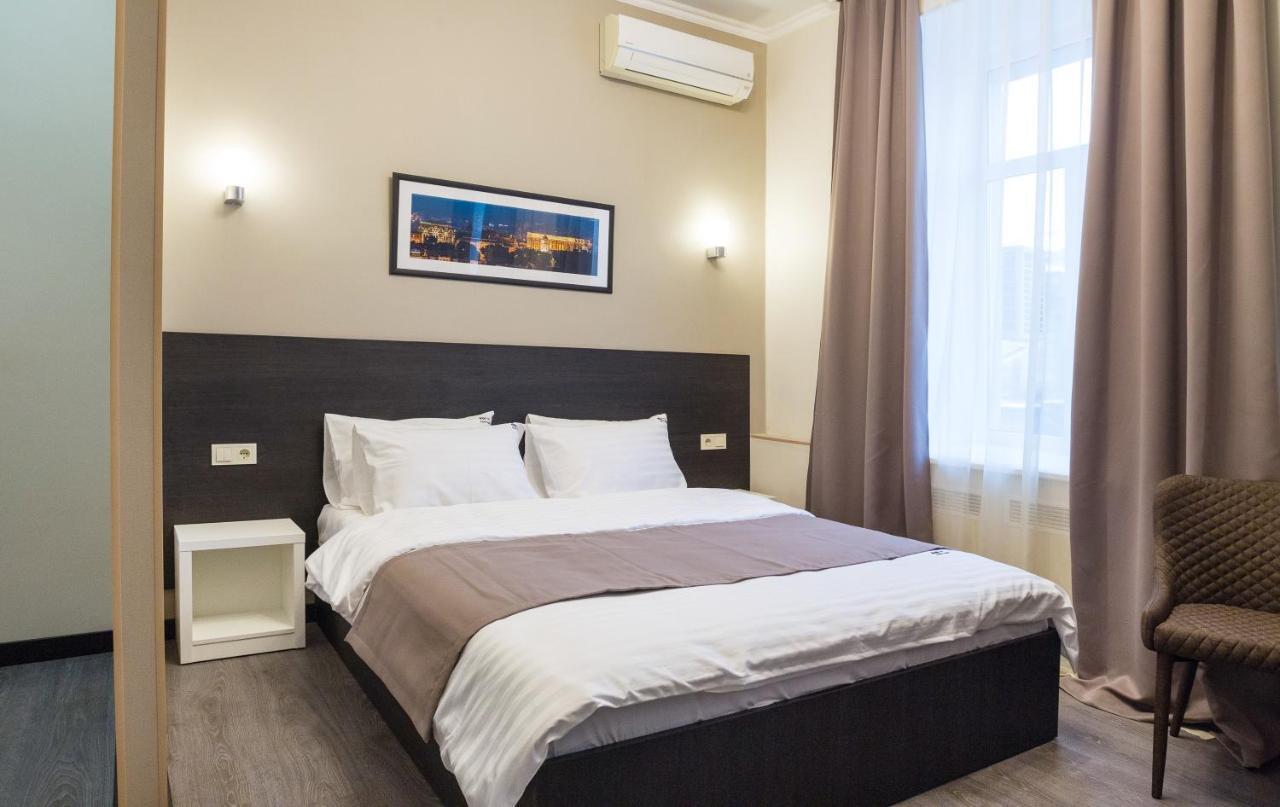 911 Apartments Khreshchatyk Kijev Kültér fotó